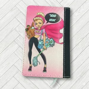 מחברת עם איור אמא-על מצוירת ועליה הכיתוב "סופר אמא" - מתנה לאמא